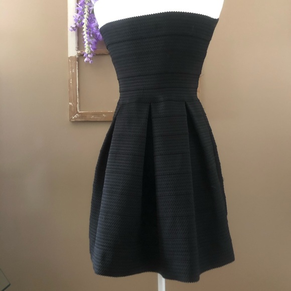 Express Strapless A-Line Dress - Picture 4 of 5